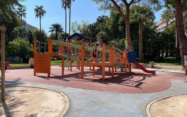 Spacieux F2 climatisé proche de la mer