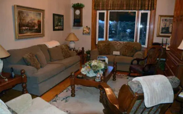 Country Doll House Bed And Breakfast