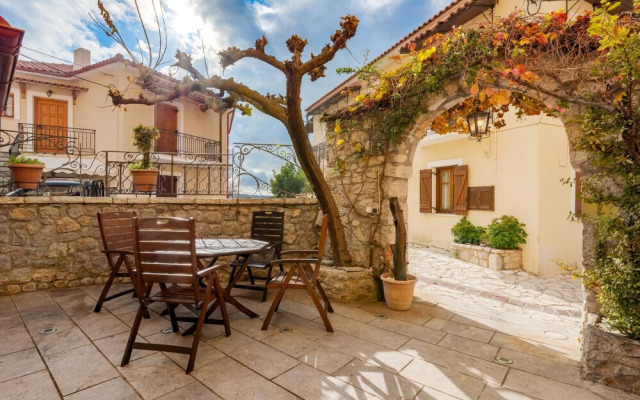 Nostos Suites by White Hills