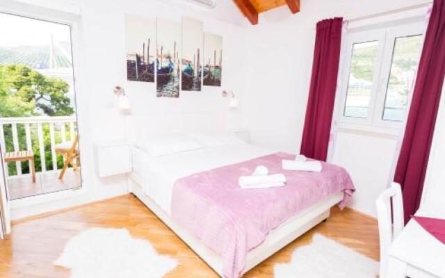 House Lodging Apartments Toni