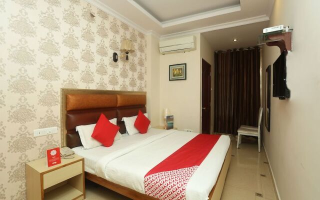 OYO 13355 Grest Hotel