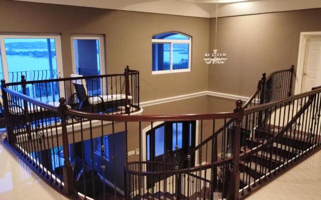 Luxury Getaway with Pool and Amazing Ocean view - Montego Bay