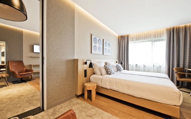 Urban Lodge Hotel