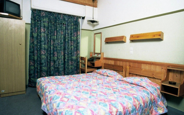 Alma Hotel