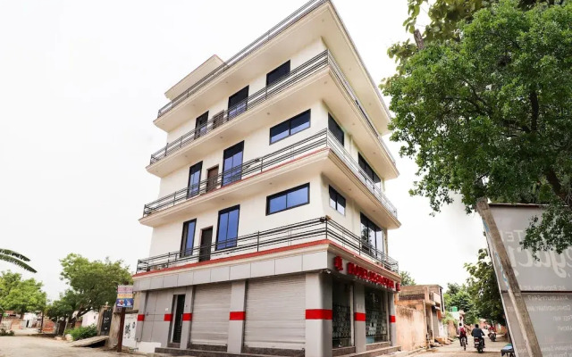 OYO 45399 Hotel Legacy Rbl