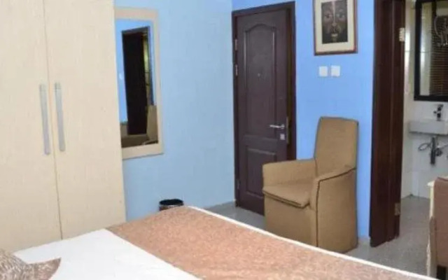 Platinum Apartment & Suites