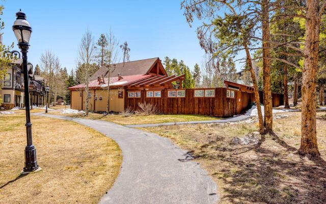 Pine Ridge Condominiums