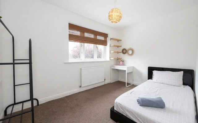 Modern Family Home In South Manchester/Stockport