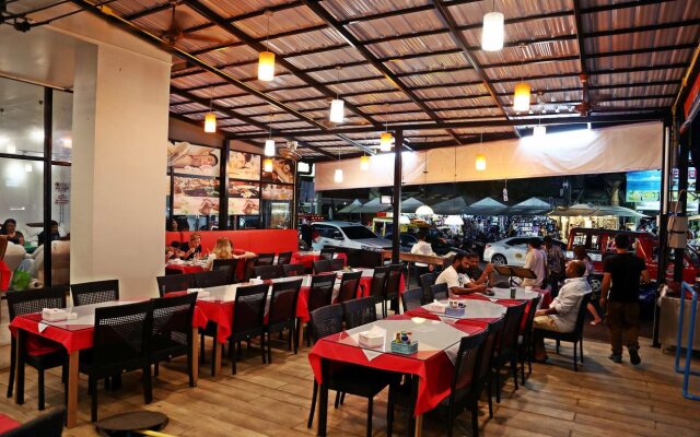 Rayaan 6 Guest House  Restaurant