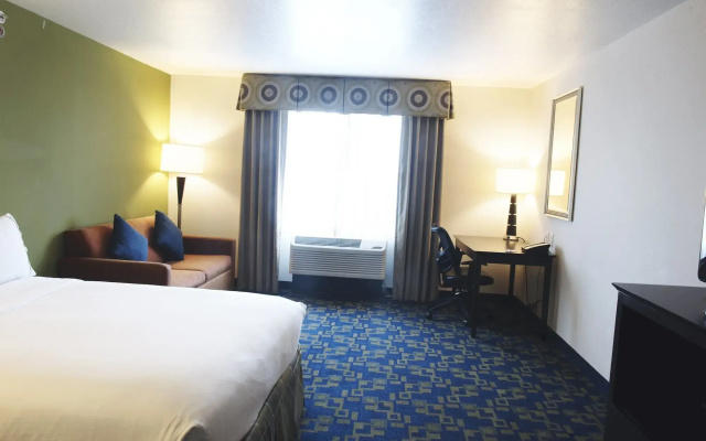 Holiday Inn Express and Suites Urbandale by IHG