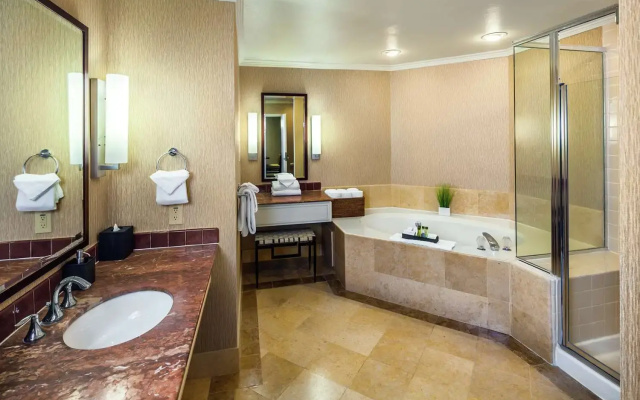 DoubleTree by Hilton Hotel Sonoma Wine Country