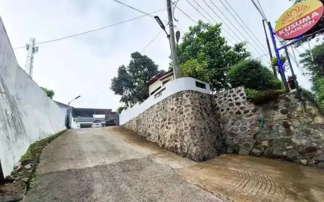 Urbanview Hotel Kusuma Garden Cianjur