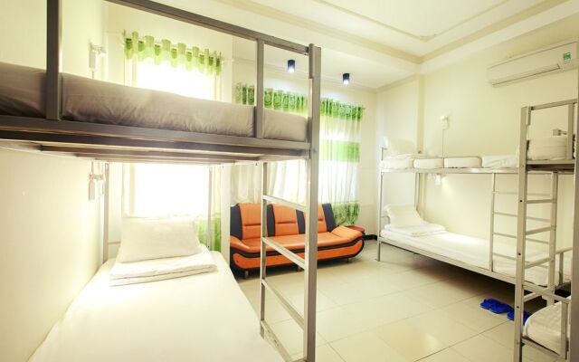 Green Moon Beach Hostel
