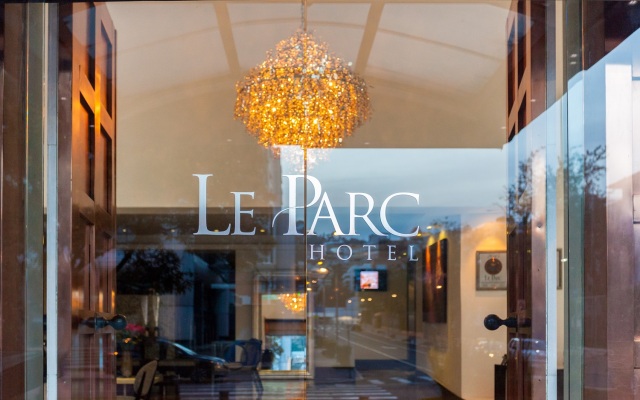 Le Parc Hotel, Beyond Stars