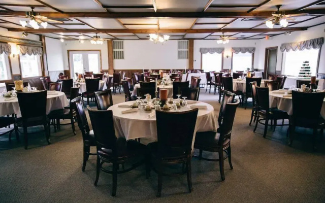 Fannies Supper Club and Motel