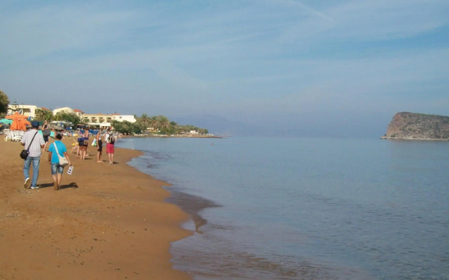 Kato Stalos Beach
