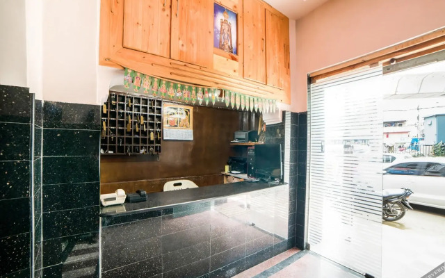 Sree Radha Lodge by OYO Rooms