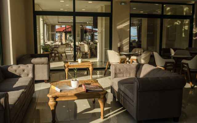 Robolla Beach Apart Hotel