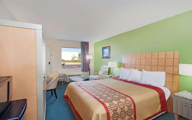 Days Inn By Wyndham Greeneville Tn