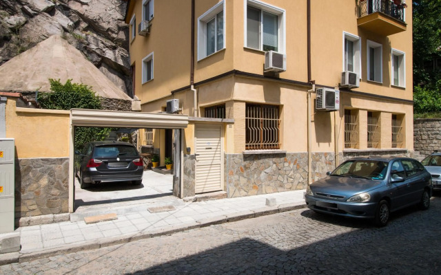 The Rocky House - Central & Private 2BDR