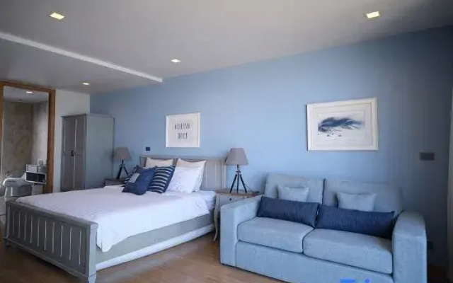Sandbox Beachfront Villa 1 (3BR-Max14 guests)