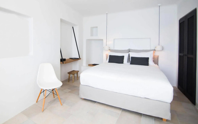 Porto Fira Suites