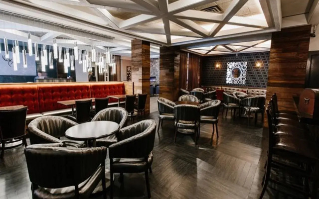 The Elk & Avenue Hotel