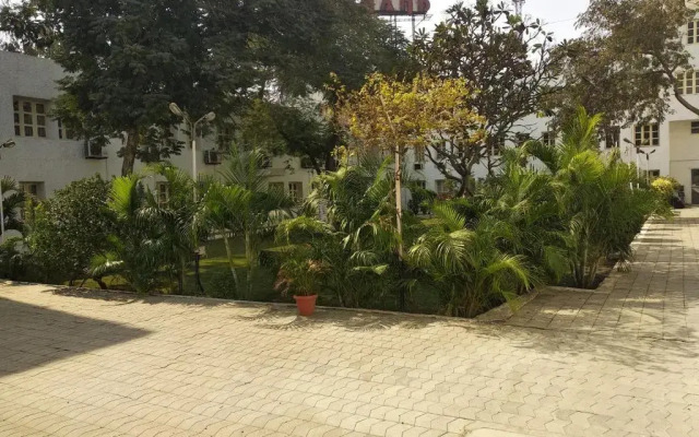 Hotel Sadanand