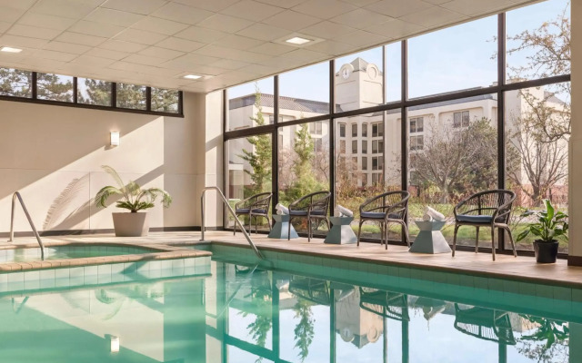 Embassy Suites by Hilton Kansas City Overland Park