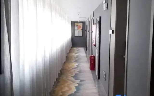 Tiancheng Hotel (Huaxi Biancheng Building)