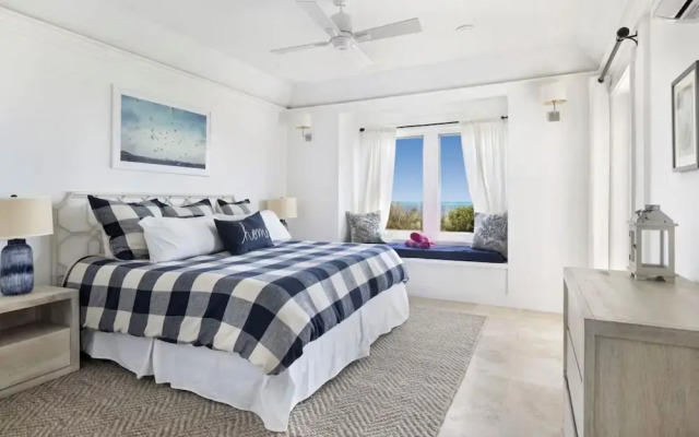 Coastal Retreat: Newly Remodeled Beach House With Pool