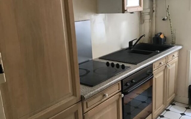 Bright & Modern One-bedroom Apartment With in Paris, Near Sacre Coeur /