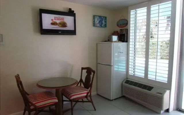 2 Bedroom Waterfront Pool Side!