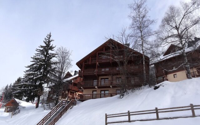 Apartment on the Slopes in the big ski Area Grandes Rousses