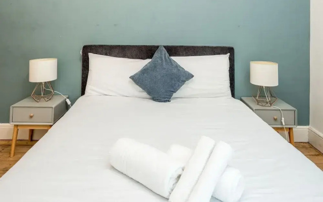 Stylish 3B Fulham Flat Garden near Thames & Tube
