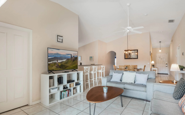 TCR1008RP - 5 beds pool home - Gated community