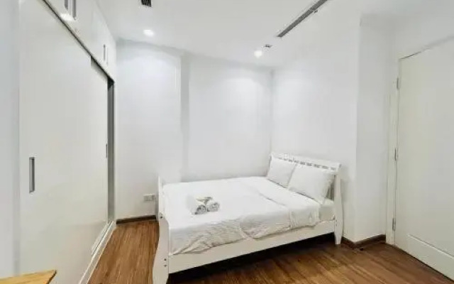 Wow! Home by Christine 3BR Apartment