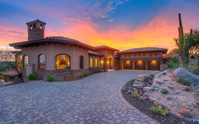 Palisades Estate 5 BR by Casago