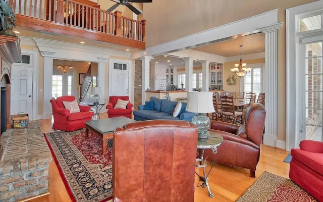 105 Endless View 8 Br Home by RedAwning