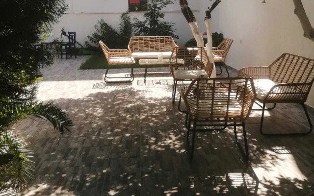 Lacivert Otel Akyaka