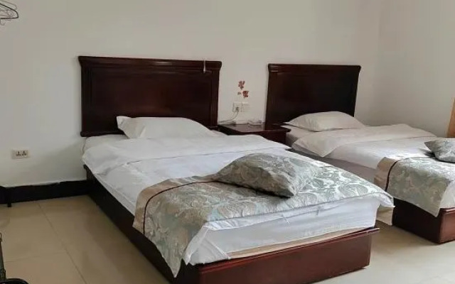 Yuxi Jinhong Hotel (Nie'er Park)