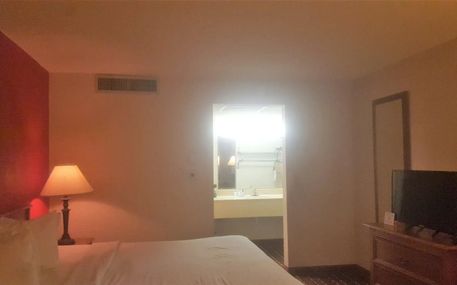 Salina Ambassador Hotel and Conference Center