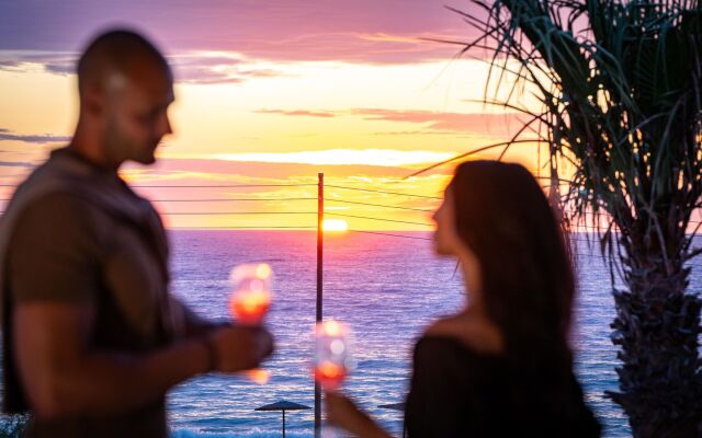 Almуros Beach Resort and Spa