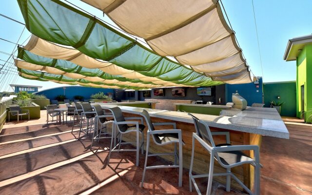 StayLo Luxury 1 Bedroom Apartment