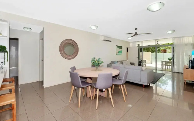 Stunning Ground Floor City Apartment 104