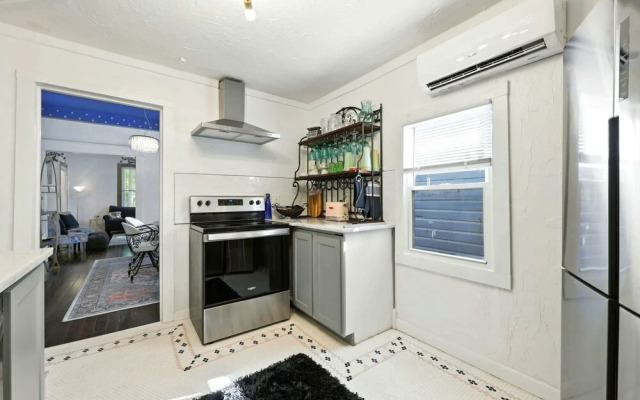 Periwinkle Perch - Home for 4