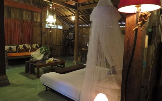 Rumah Limasan Jawa Homestay