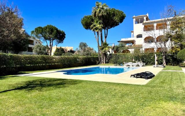 VILAMOURA PRESTIGE WITH POOL by HOMING