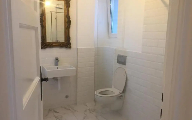 Class Vintage Apartment