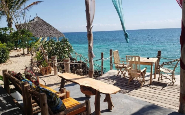 Kusini Beach Bungalows